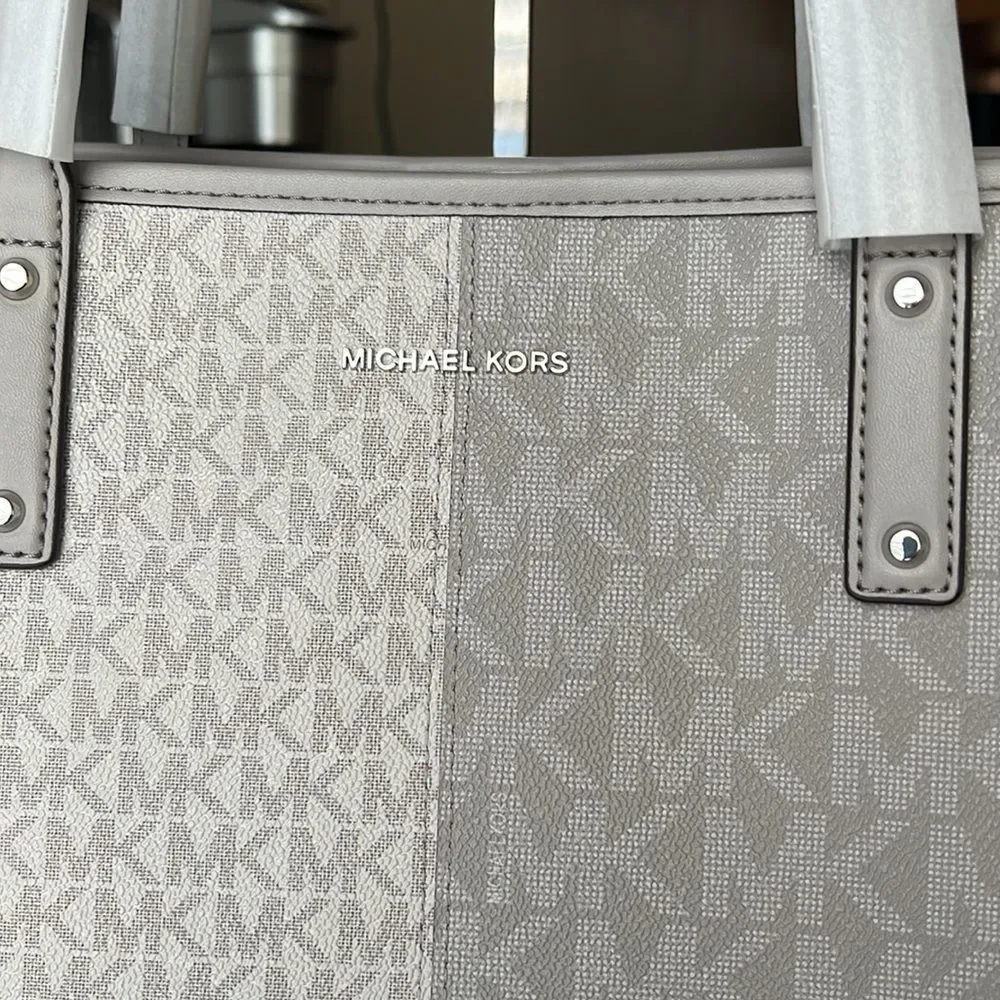 Michael Kors LG tote